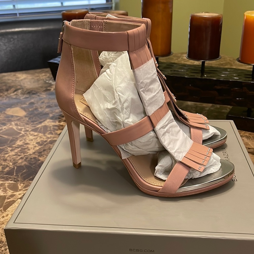 BCBGMAXAZRIA GORGEOUS MA-LEIGH HEEL